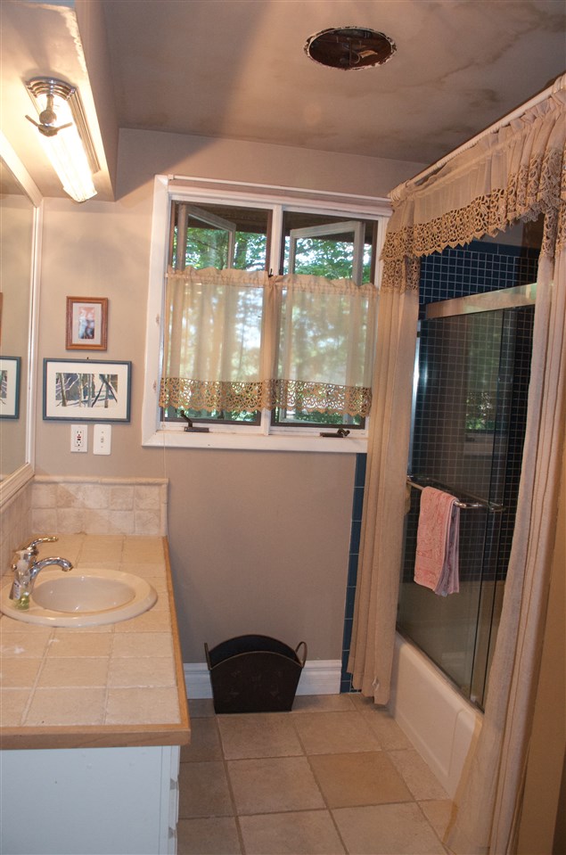 2487 East Potter Road Traverse City, MI 49696 - Photo 21 of 31 1820946-24.JPG