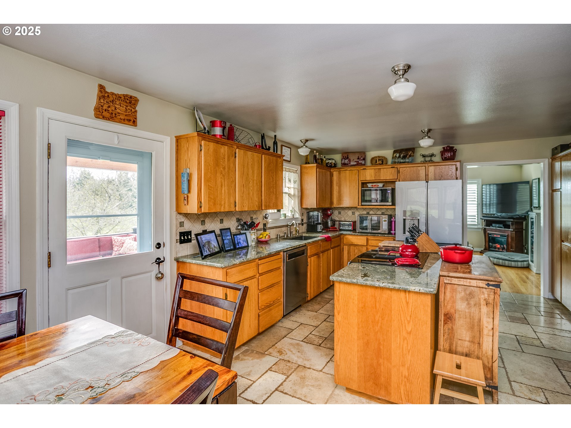 35364 Searls Road Astoria, OR 97103 - Photo 16 of 36 Kitchen