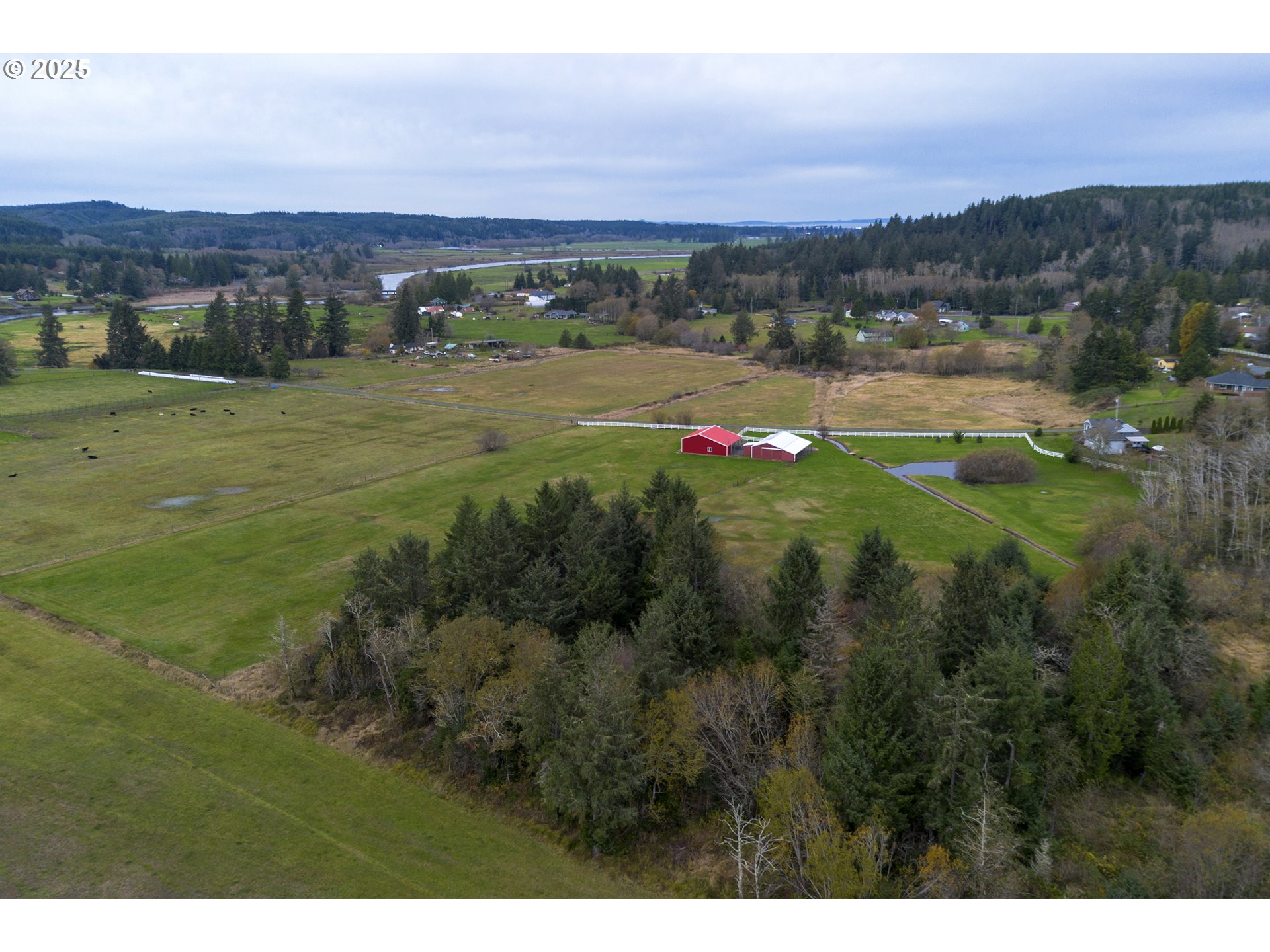 35364 Searls Road Astoria, OR 97103 - Photo 4 of 36 View