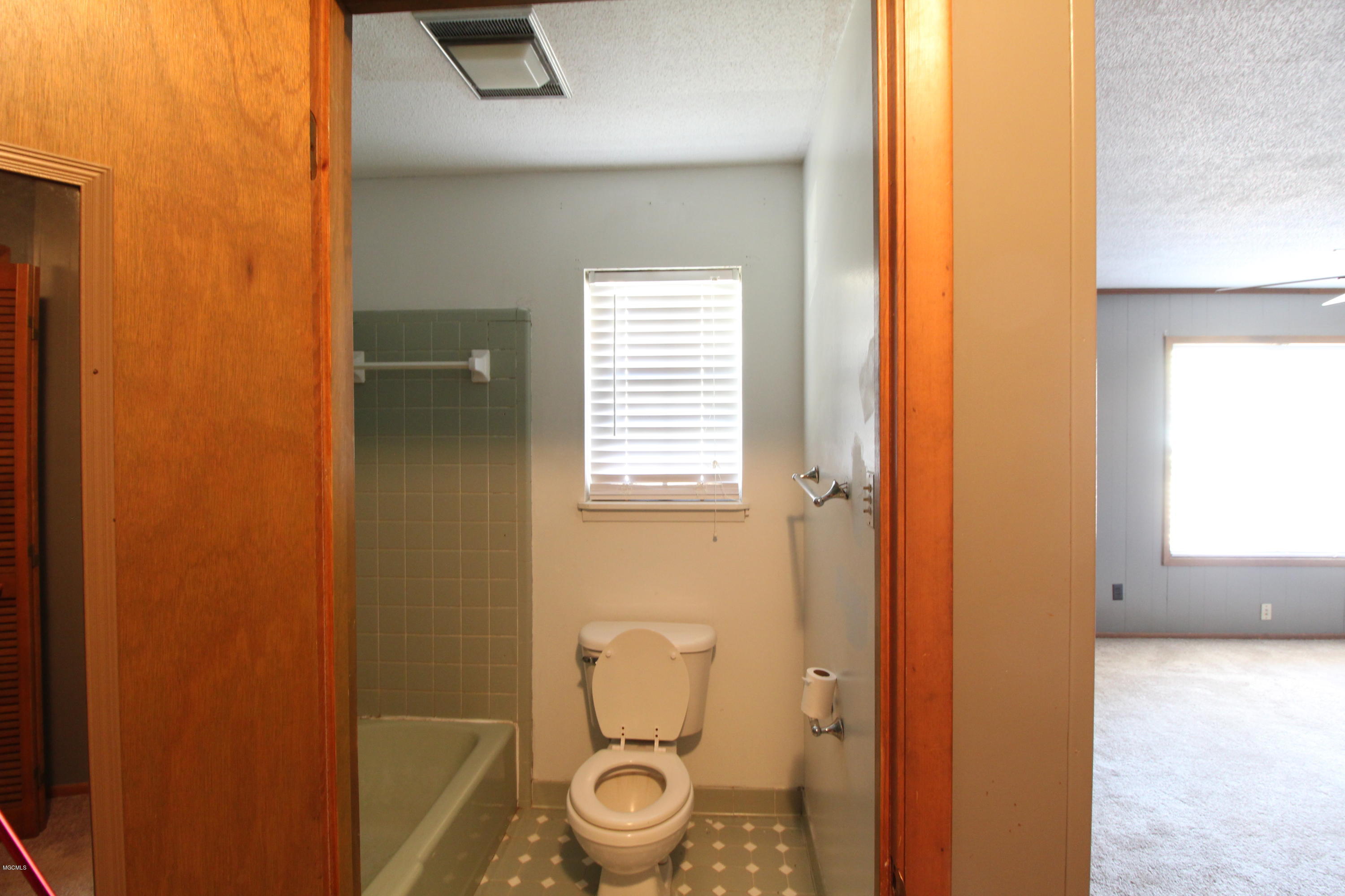 14808 Wolf Ridge Road Moss Point, MS 39562 - Photo 12 of 21 IMG_2302