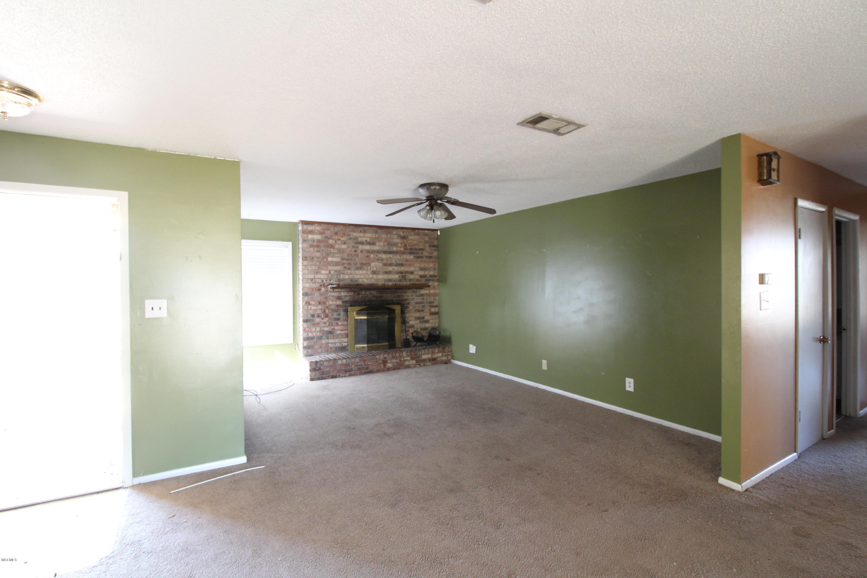 14808 Wolf Ridge Road Moss Point, MS 39562 - Photo 4 of 21 IMG_2288