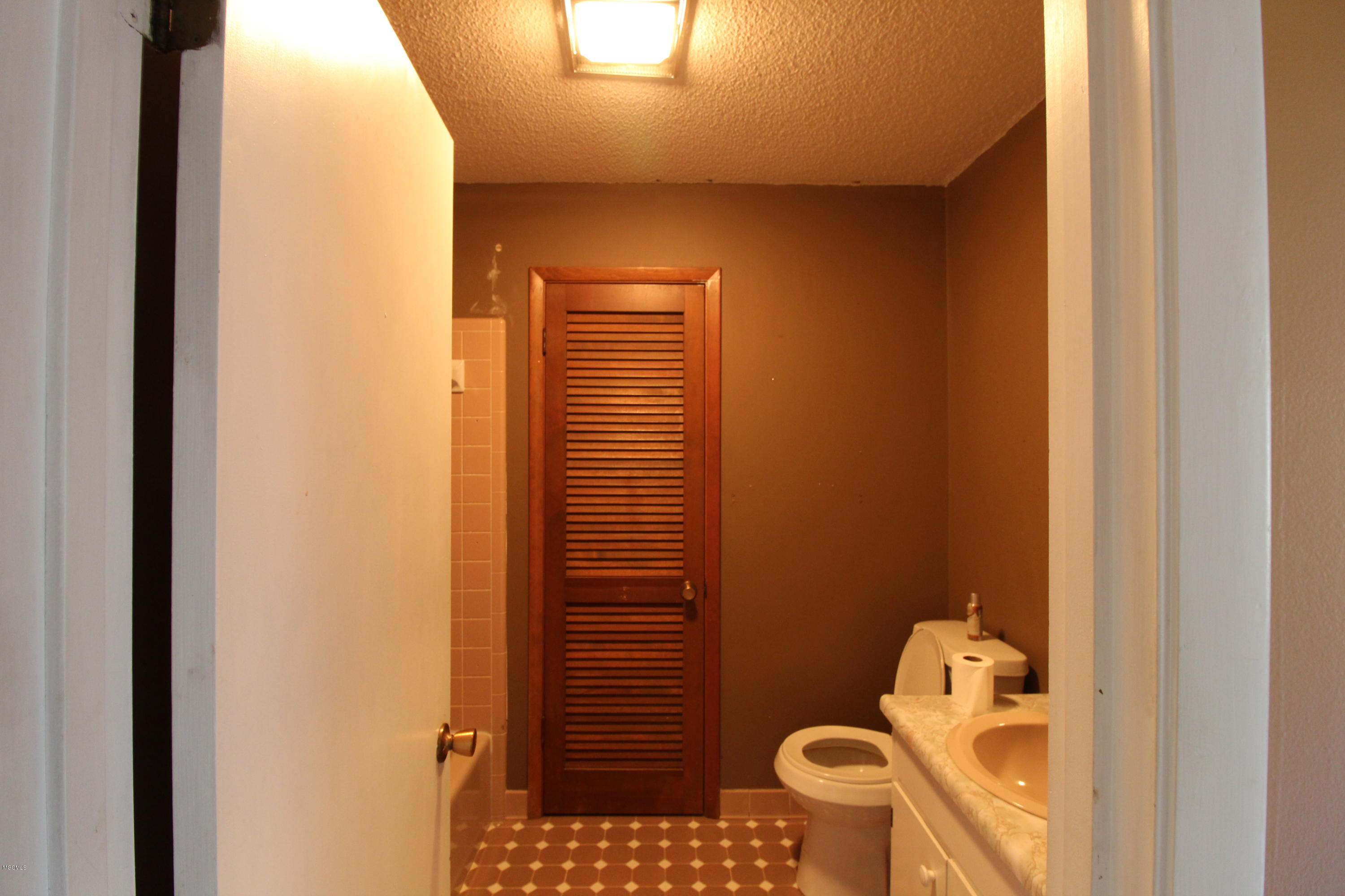 14808 Wolf Ridge Road Moss Point, MS 39562 - Photo 6 of 21 IMG_2292