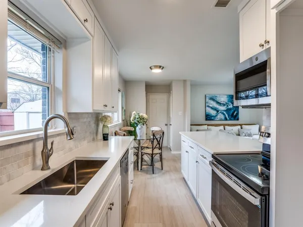 $2,600 | 819 Kingswood Avenue, Richardson, TX 75080