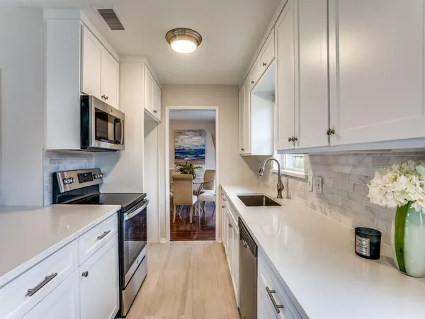 $2,600 | 819 Kingswood Avenue, Richardson, TX 75080