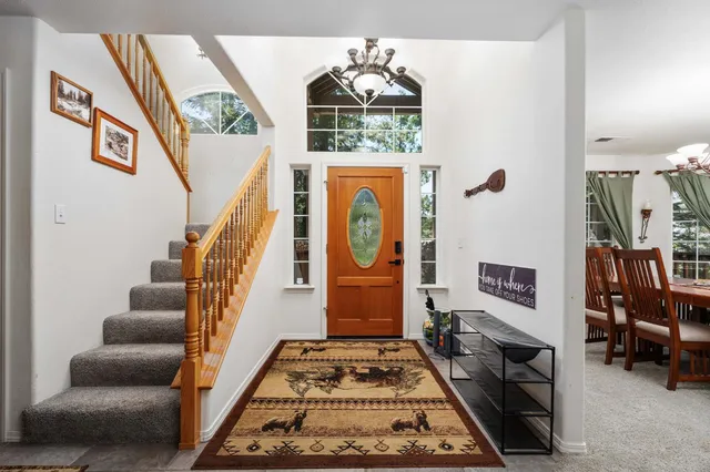 a view of an entryway with furniture