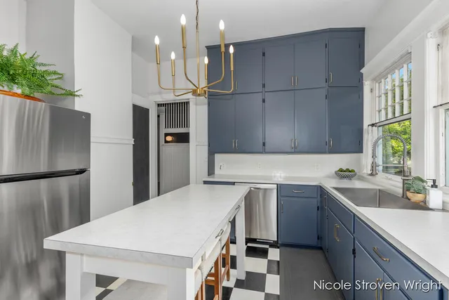 $897,500 | 400 Fulton Street East, Grand Rapids, MI 49503