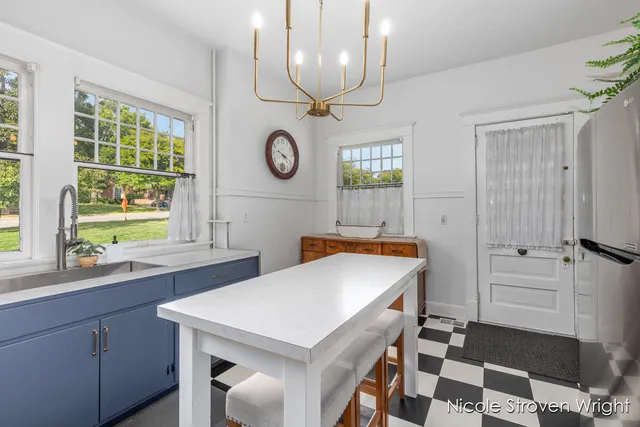 $897,500 | 400 Fulton Street East, Grand Rapids, MI 49503