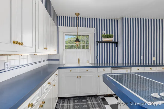 $897,500 | 400 Fulton Street East, Grand Rapids, MI 49503