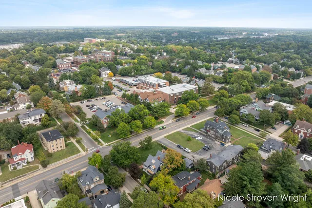$897,500 | 400 Fulton Street East, Grand Rapids, MI 49503