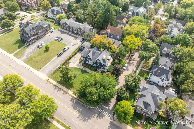 $897,500 | 400 Fulton Street East, Grand Rapids, MI 49503