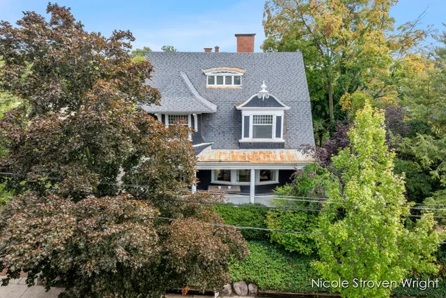 $897,500 | 400 Fulton Street East, Grand Rapids, MI 49503