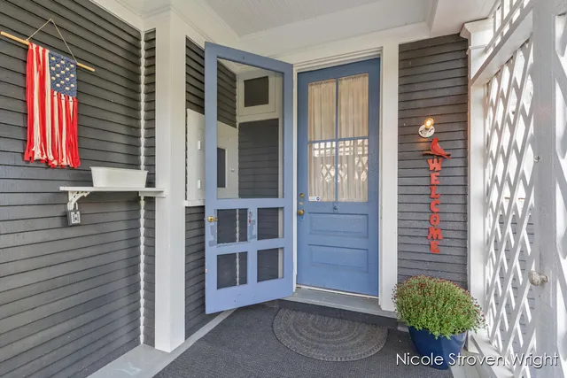 $897,500 | 400 Fulton Street East, Grand Rapids, MI 49503