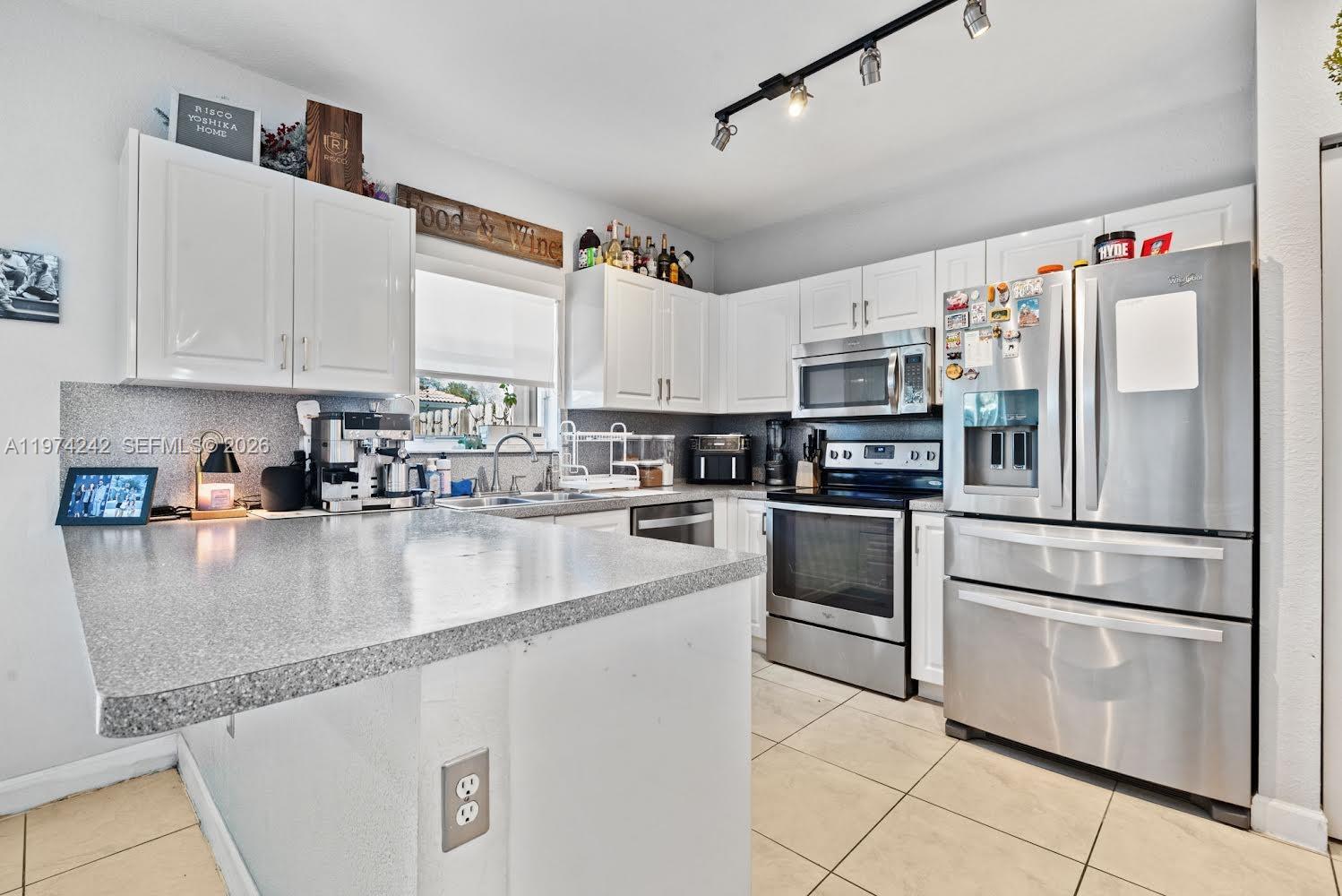 930 Southwest 147th Court Miami, FL 33194 - Photo 9 of 25