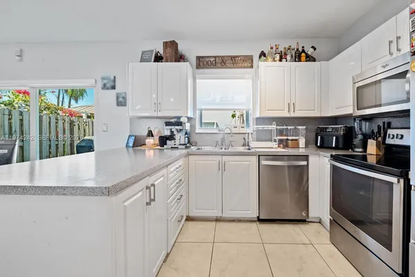 $3,300 | 930 Southwest 147th Court, Miami, FL 33194