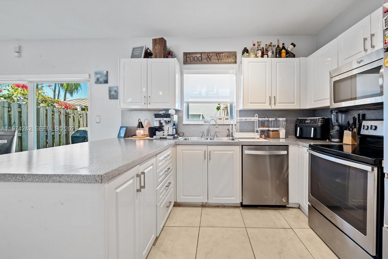 930 Southwest 147th Court Miami, FL 33194 - Photo 10 of 25