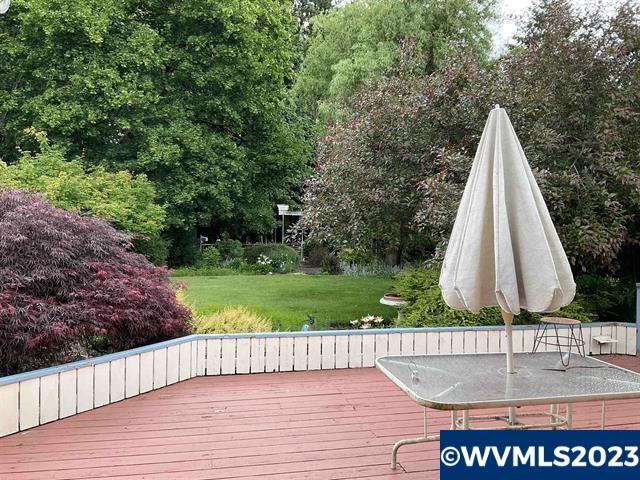 806 Southwest River Drive Dallas, OR 97338 - Photo 10 of 35