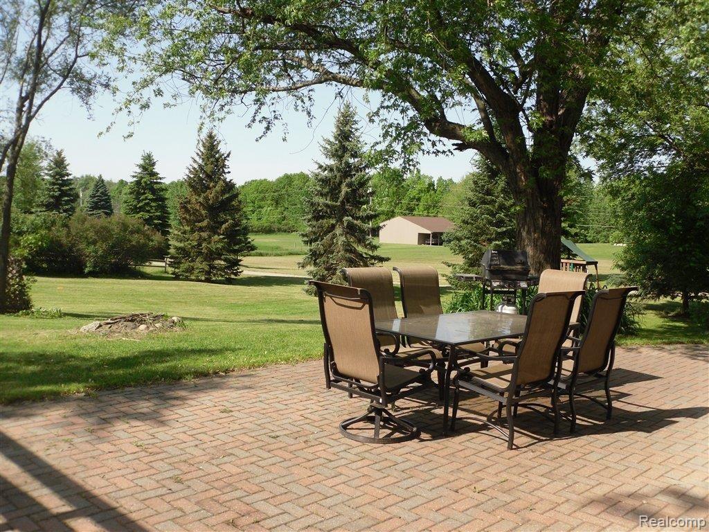1075 Hummer Lake Road Oxford, MI 48371 - Photo 3 of 4 Patio
