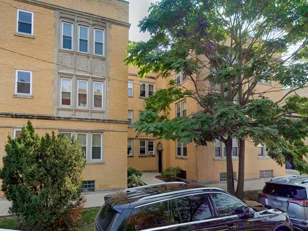 $1,895 | 2349 North Drake Avenue, Unit 2, Chicago, IL 60647