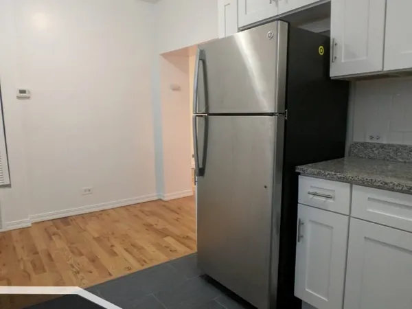 $1,895 | 2349 North Drake Avenue, Unit 2, Chicago, IL 60647