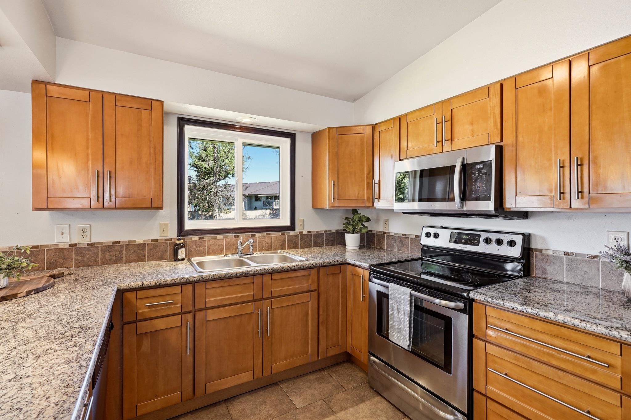 1225 South Woodlawn Road Spokane Valley, WA 99216 - Photo 14 of 42
