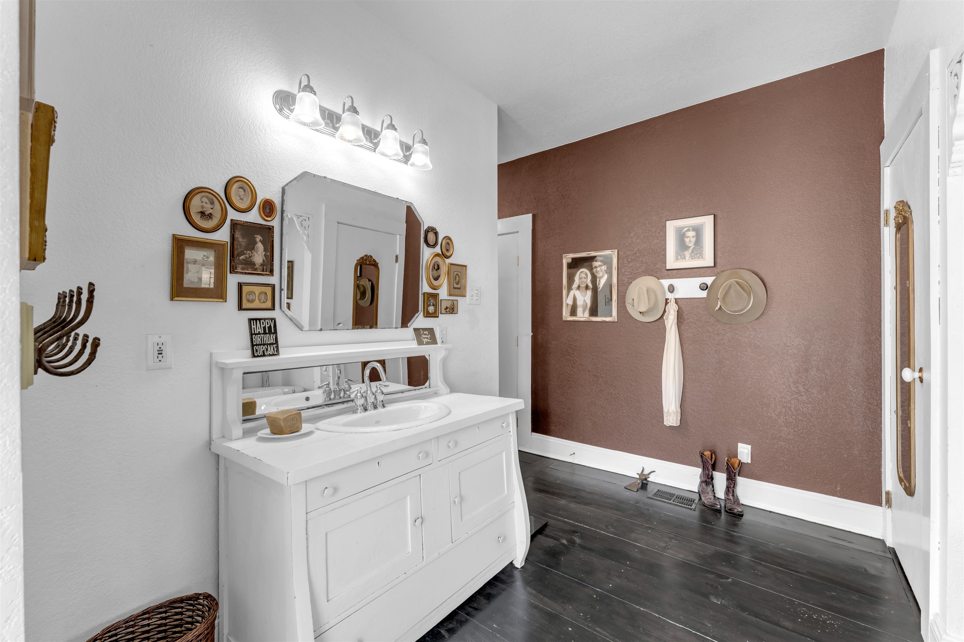 211 Riverside Drive West Llano, TX 78643 - Photo 22 of 45 Gallery Image 22