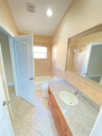 $1,850 | 4828 Cambridge Street, Lake Worth, FL 33463