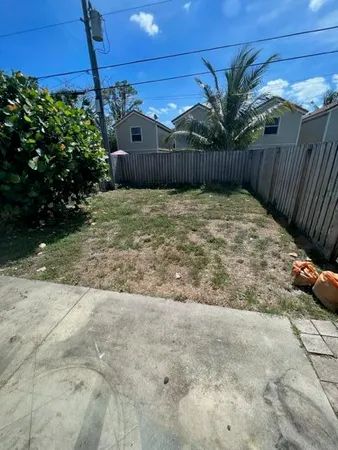 $1,850 | 4828 Cambridge Street, Lake Worth, FL 33463