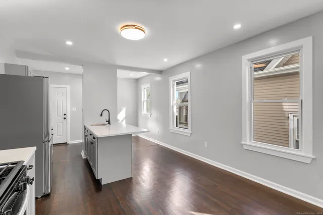 $2,500 | 230 Cooke Street, Unit 2, Waterbury, CT 06710