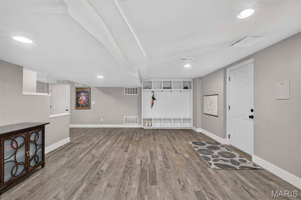 12237 Ladue Road Creve Coeur, MO 63141 - Photo 35 of 44