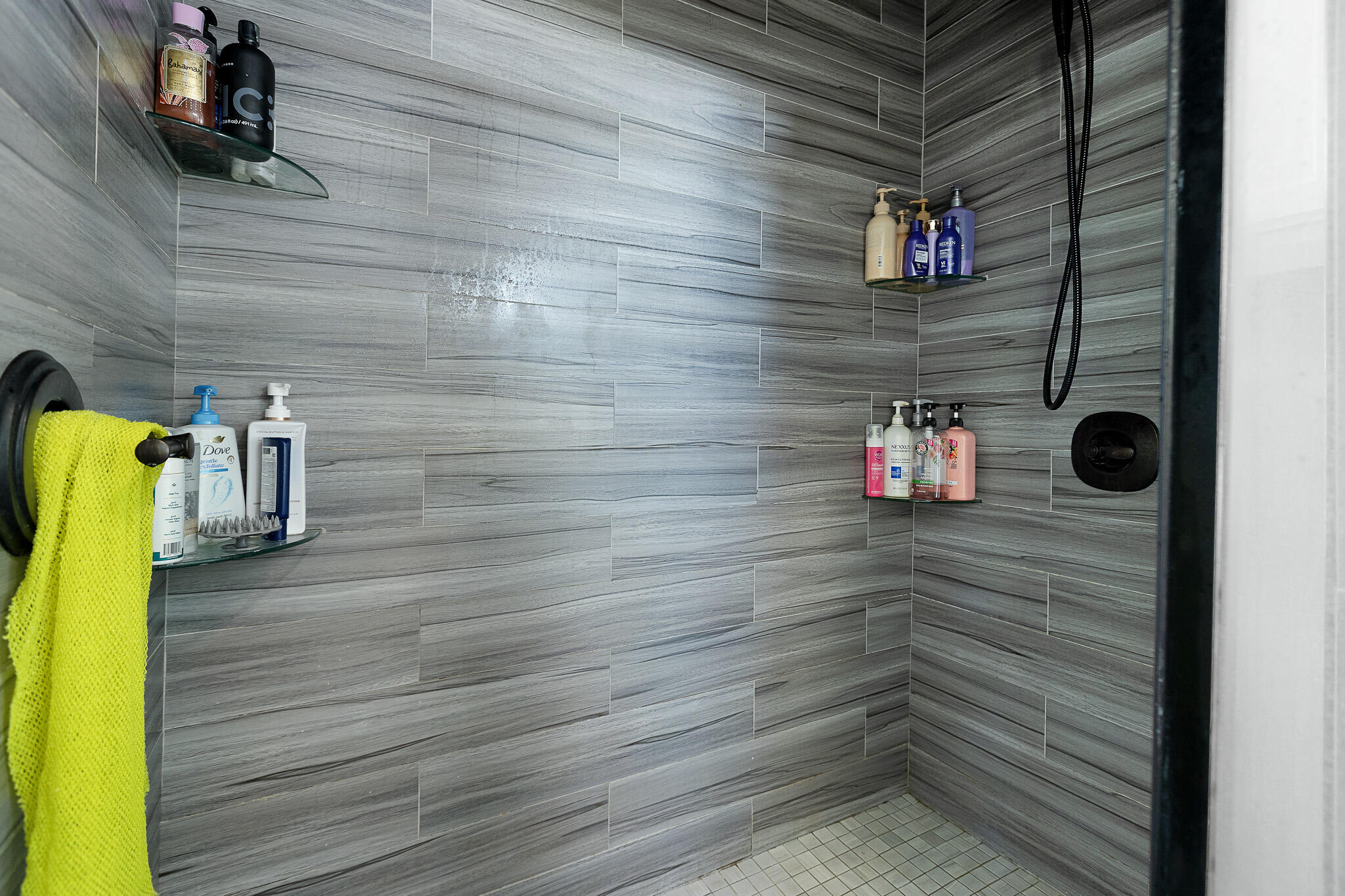 25769 Hypericum Road Visalia, CA 93292 - Photo 69 of 83 70 Primary Shower