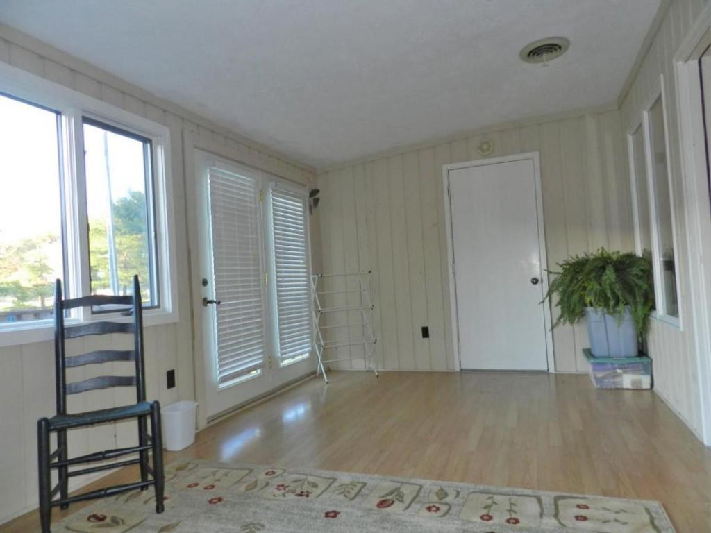 112 Scotland Road, Unit D4 Kingsport, TN 37660 - Photo 18 of 19 Another View of Sunroom