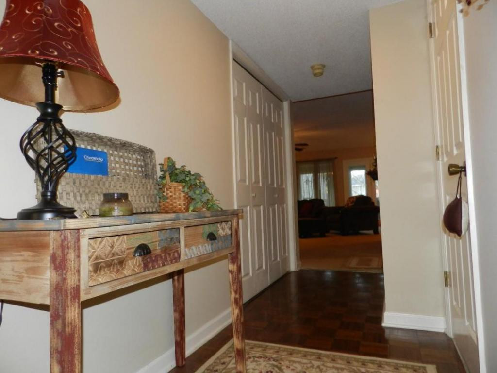 112 Scotland Road, Unit D4 Kingsport, TN 37660 - Photo 3 of 19 Entrance