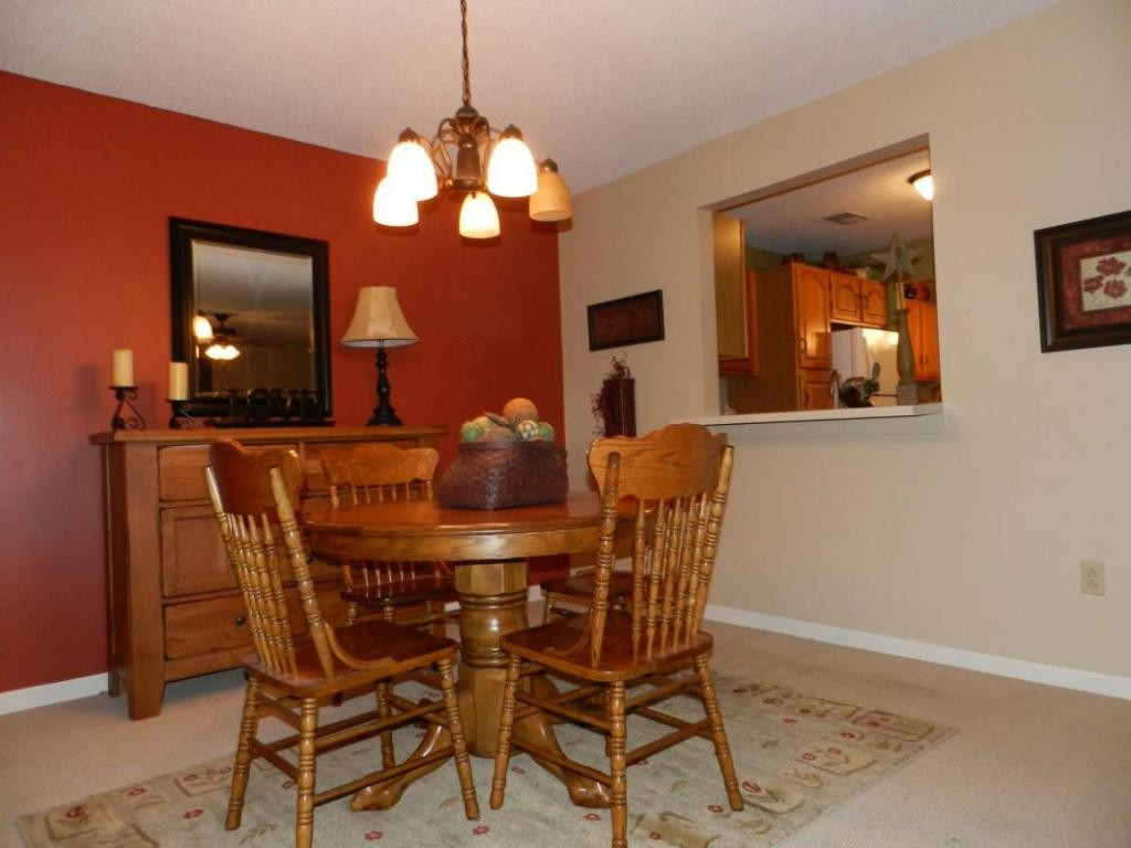 112 Scotland Road, Unit D4 Kingsport, TN 37660 - Photo 7 of 19 Dining to Kitchen