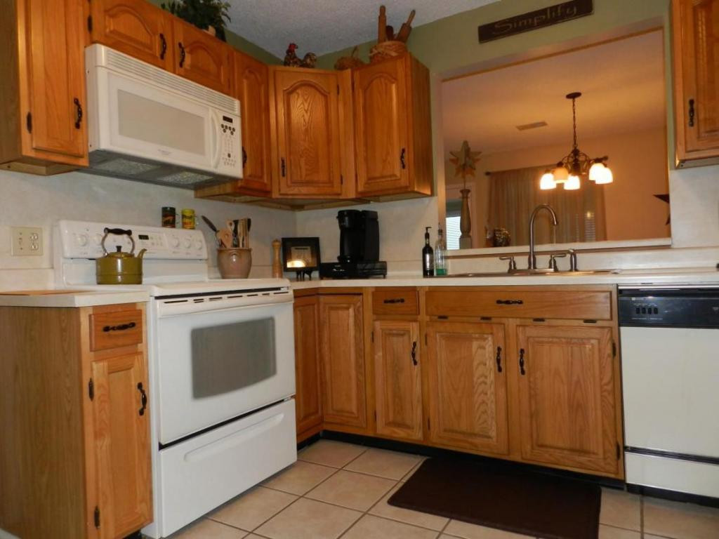112 Scotland Road, Unit D4 Kingsport, TN 37660 - Photo 8 of 19 Kitchen