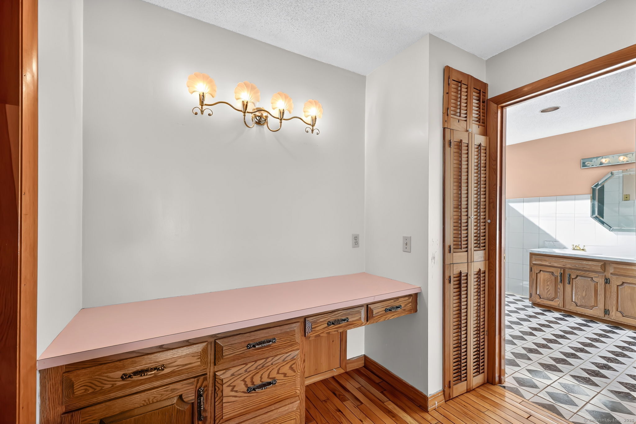 208 Highmeadow Lane Middletown, CT 06457 - Photo 6 of 34 a view of a hallway with entryway