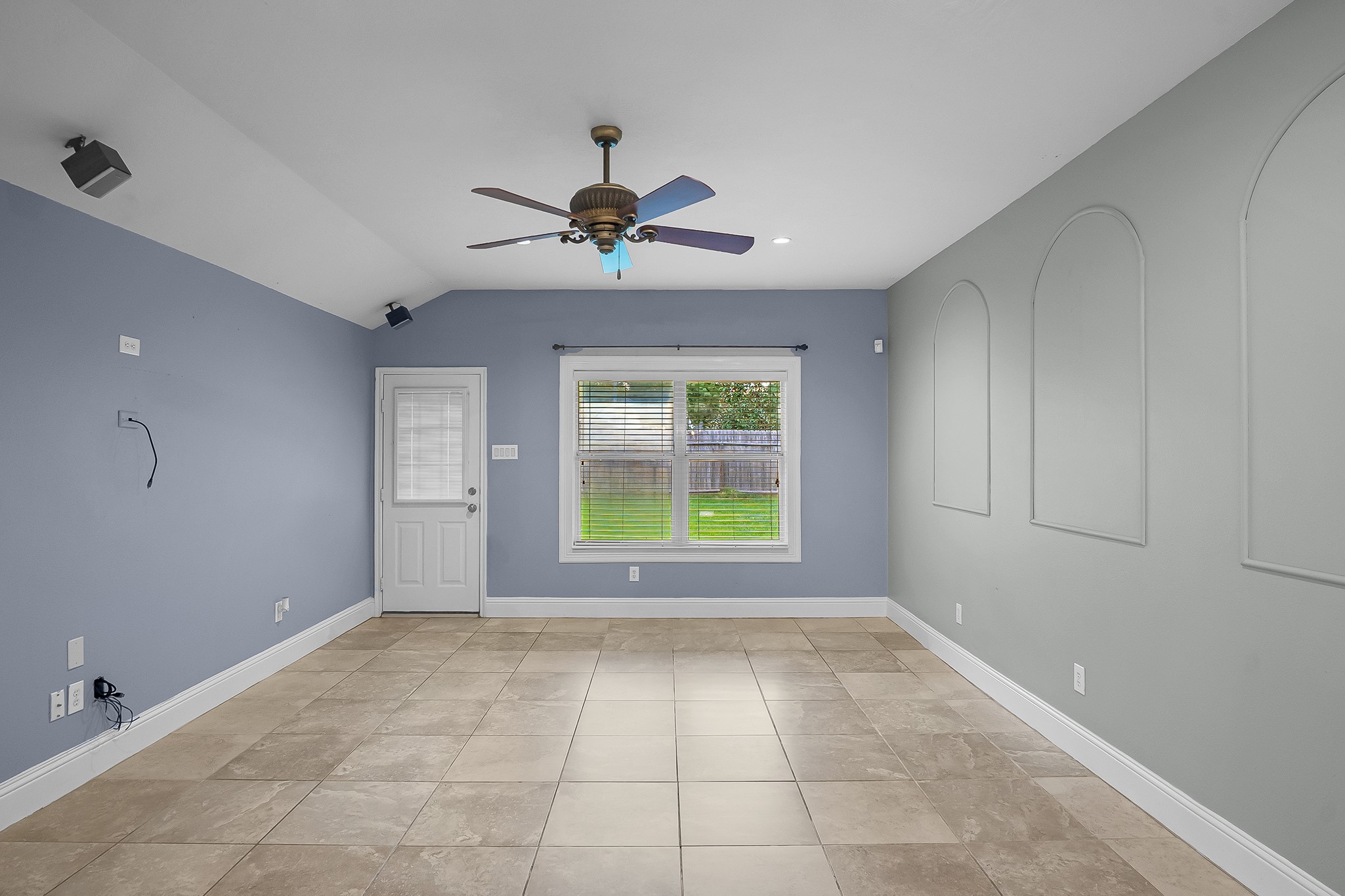 9022 Durham Manor Lane Houston, TX 77075 - Photo 11 of 25