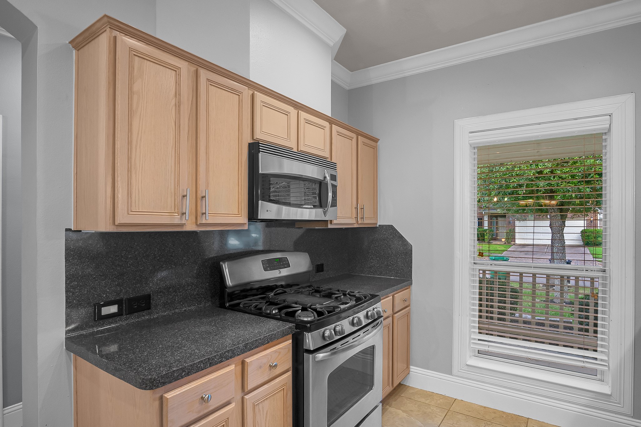 9022 Durham Manor Lane Houston, TX 77075 - Photo 5 of 25