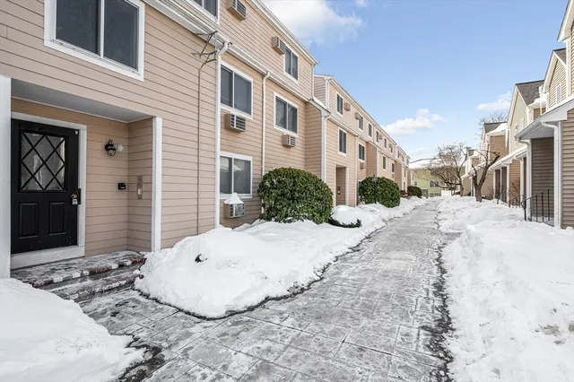 $329,900 | 44 Fairfield Park, Unit 44, Mansfield, MA 02048