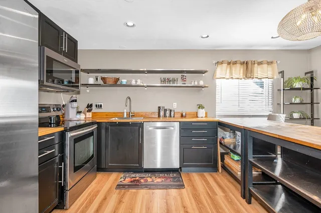 $329,900 | 44 Fairfield Park, Unit 44, Mansfield, MA 02048