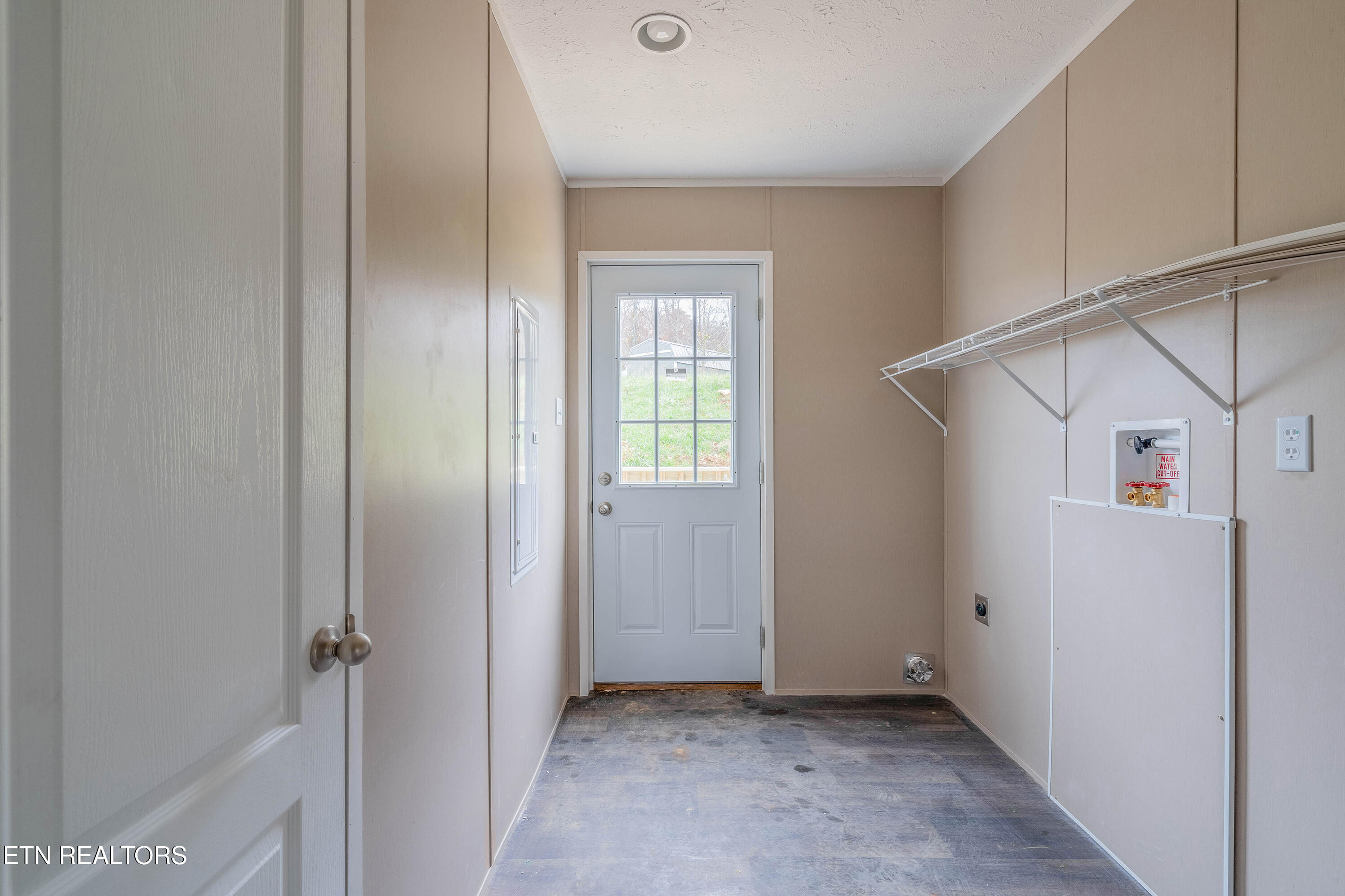 504 Clear Branch Road Loudon, TN 37774 - Photo 17 of 35 A7304292-HDR