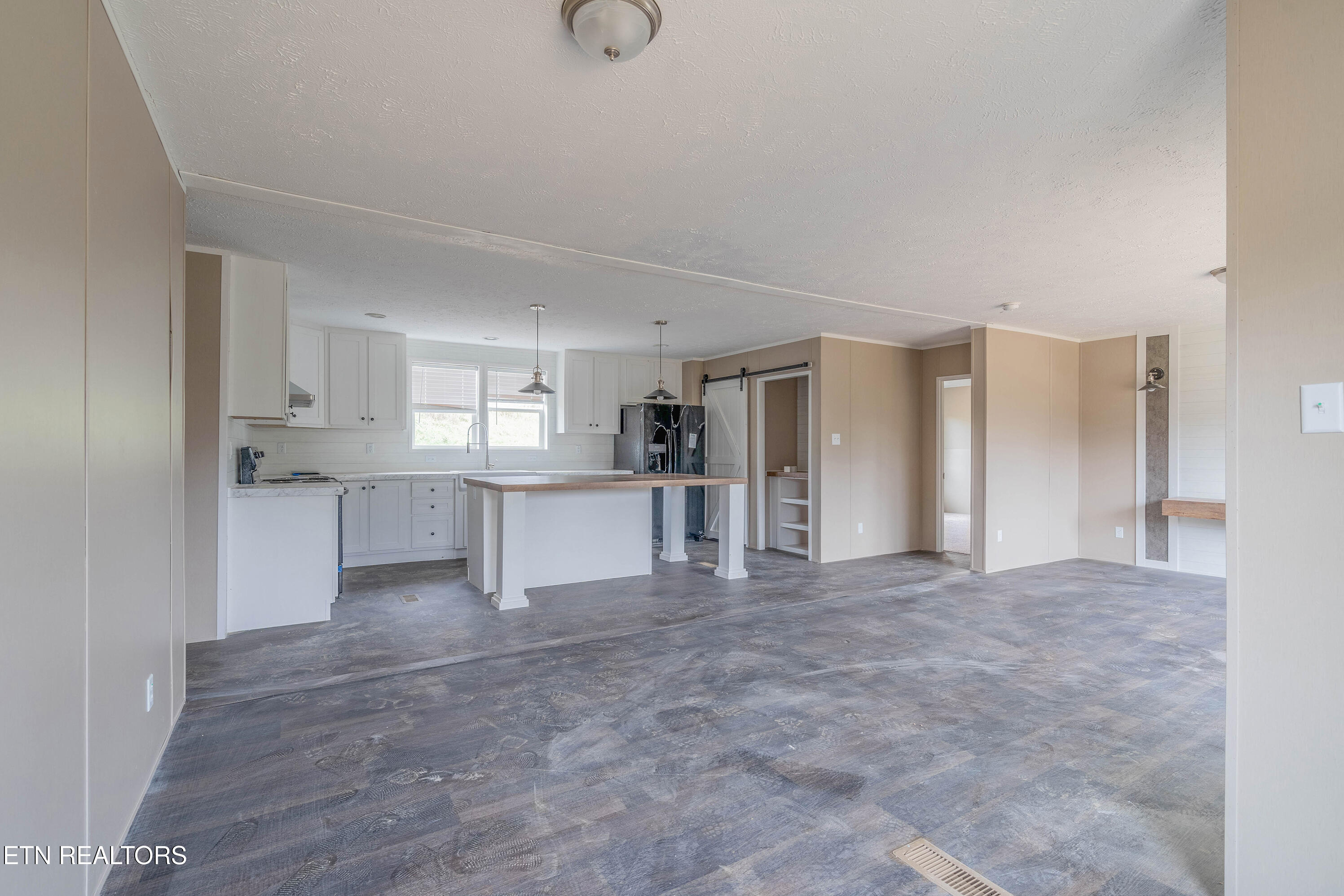 504 Clear Branch Road Loudon, TN 37774 - Photo 10 of 35 A7304268-HDR