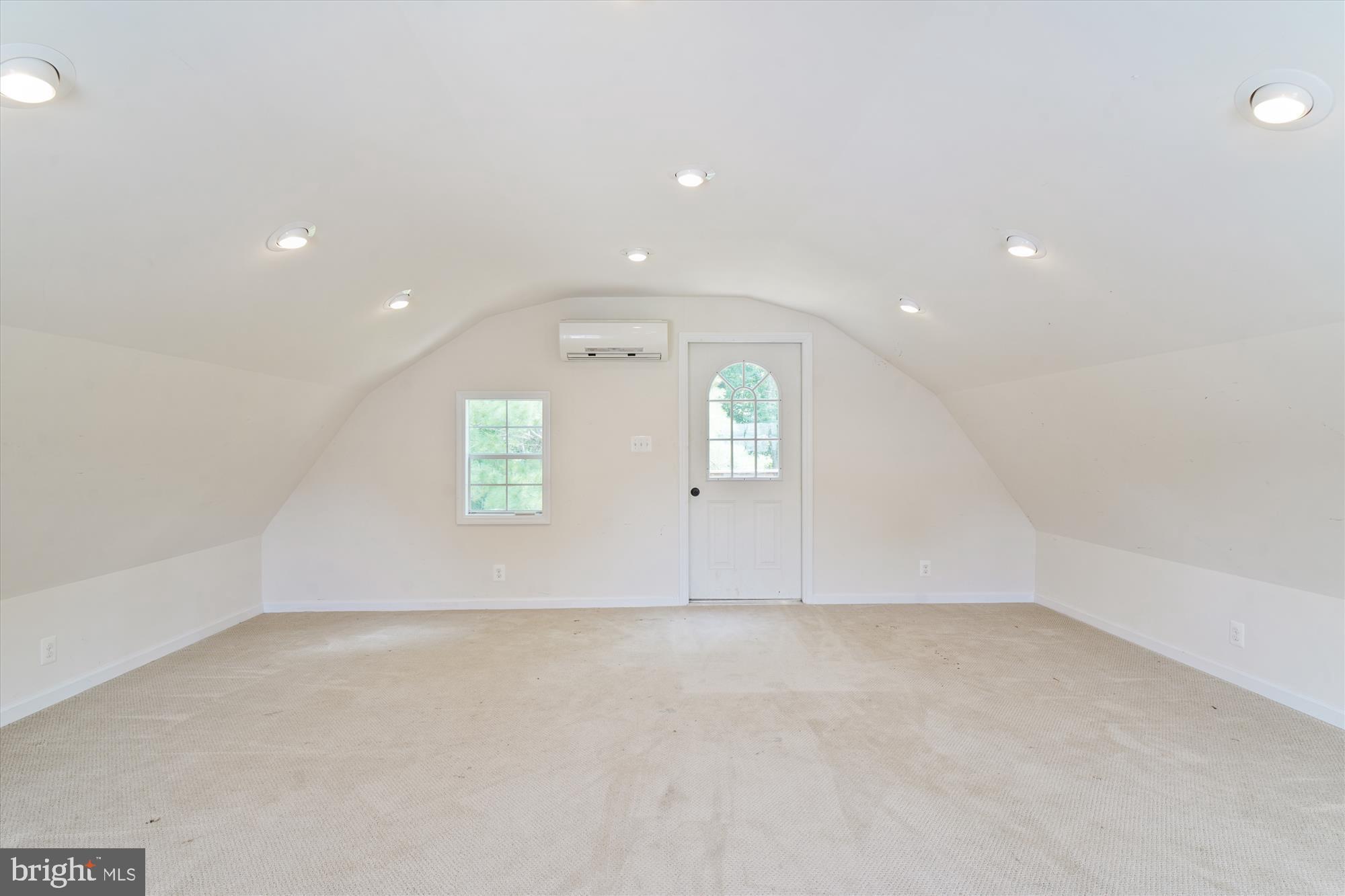 24611 Ridge Road Damascus, MD 20872 - Photo 42 of 52 Loft