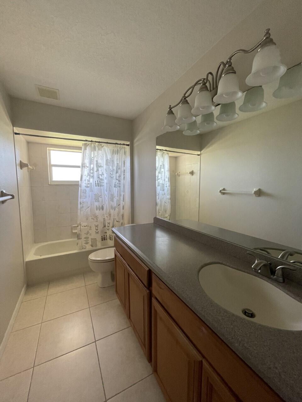 337 Southeast Fisk Road Port St. Lucie, FL 34984 - Photo 22 of 32 thumbnail_IMG_9642