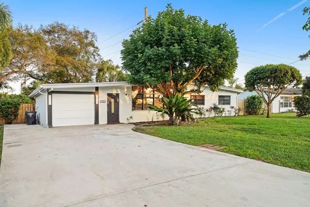 $489,000 | 6934 Tradewind Way, Lake Worth, FL 33462