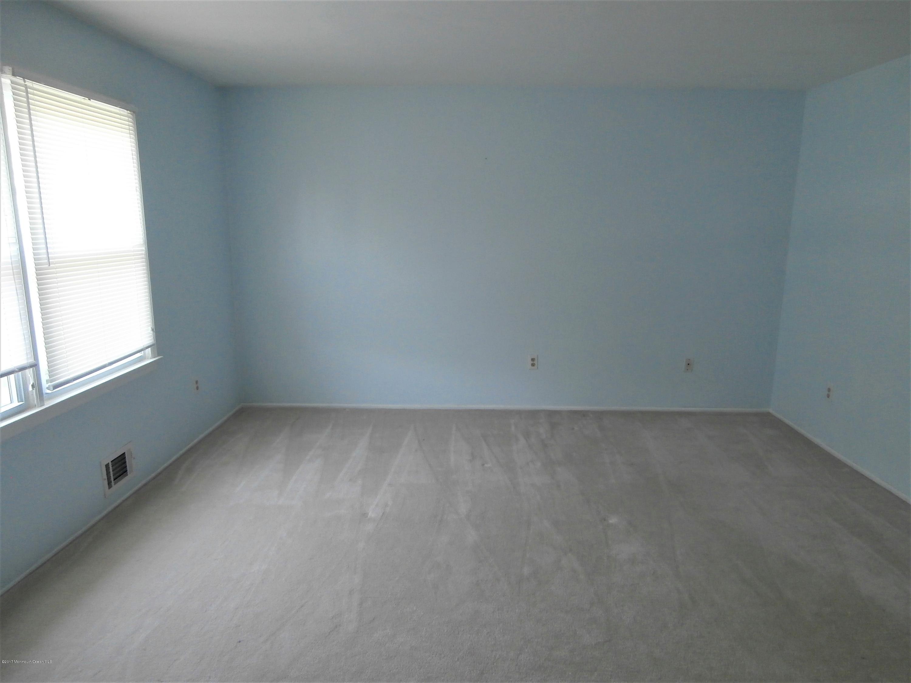 1006 Sawmill Road Brick, NJ 08724 - Photo 9 of 13 P6220356