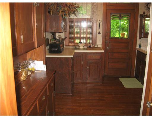 1141 Wayne Avenue McKees Rocks, PA 15136 - Photo 6 of 15 Kitchen.
