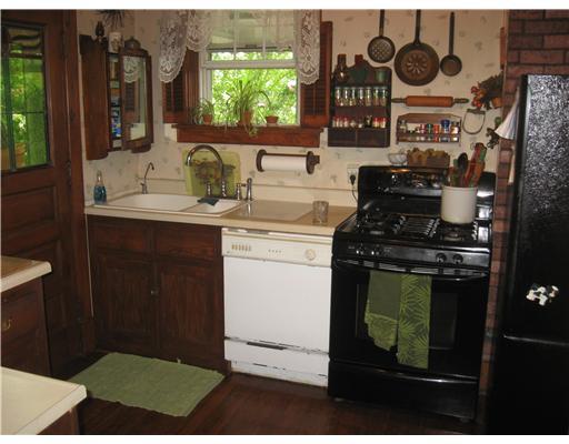 1141 Wayne Avenue McKees Rocks, PA 15136 - Photo 8 of 15 Kitchen.