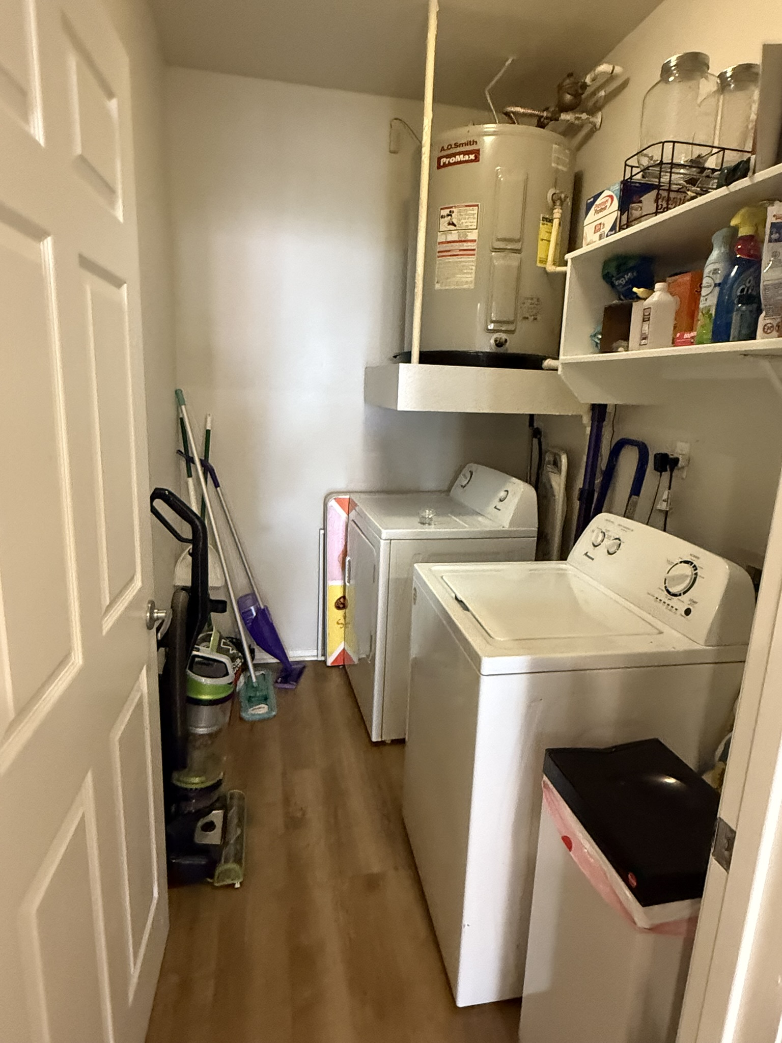 910 West 25th Street, Unit 508 Austin, TX 78705 - Photo 12 of 14 a utility room with dryer and washer