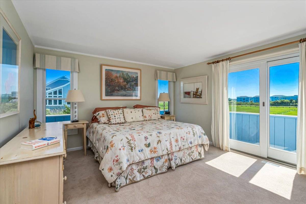 556 Dune Road Westhampton, NY 11978 - Photo 15 of 31