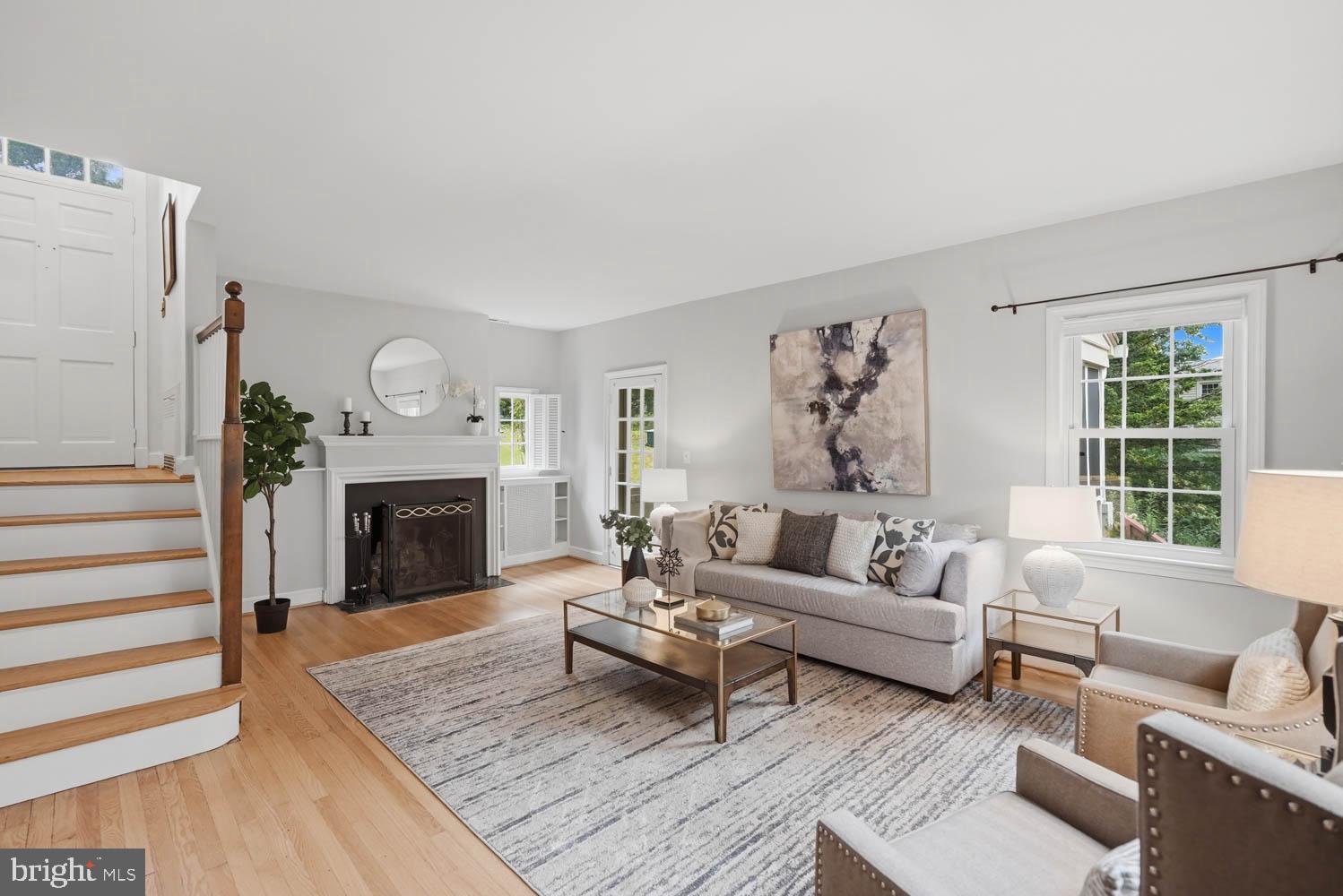 3419 Woodside Road Alexandria, VA 22310 - Photo 11 of 48 living room